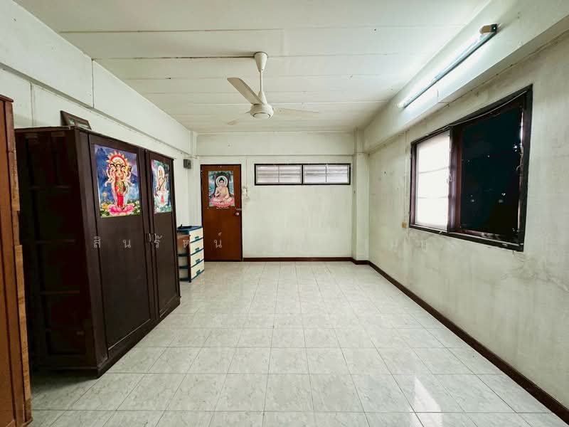 For Sale - หอพักอาคาร 5 ชั้น ถนนบางนา-ตราด ซอย 37, Samut Prakan