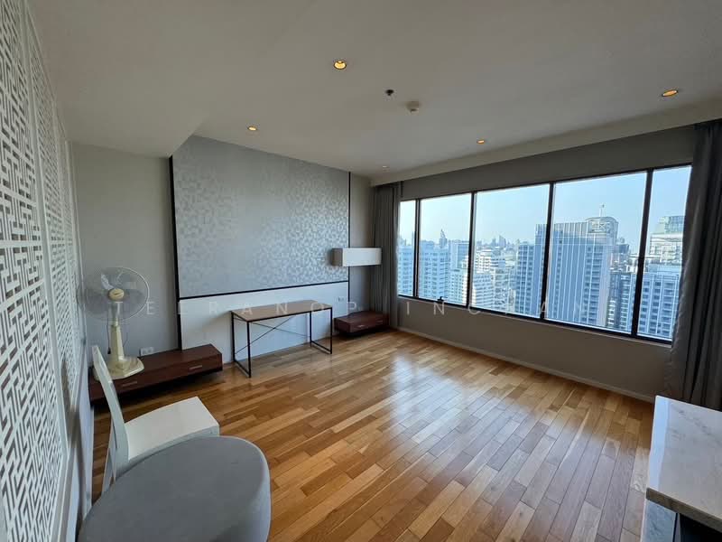 The Emporio Place, Bangkok, 93 Soi Sukhumvit 24, Sukhumvit Road, Khong Tan, Khlong Toei, Bangkok, 2 Bedrooms, 135 sqm, Condo For Sale, by Teeranop Inchan, 500207991 - DDproperty.com