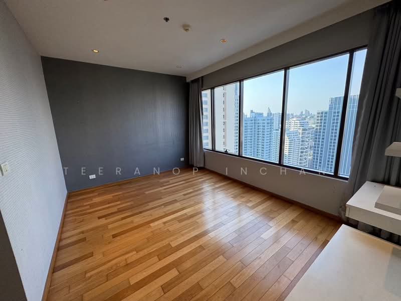 The Emporio Place, Bangkok, 93 Soi Sukhumvit 24, Sukhumvit Road, Khong Tan, Khlong Toei, Bangkok, 2 Bedrooms, 135 sqm, Condo For Sale, by Teeranop Inchan, 500207991 - DDproperty.com