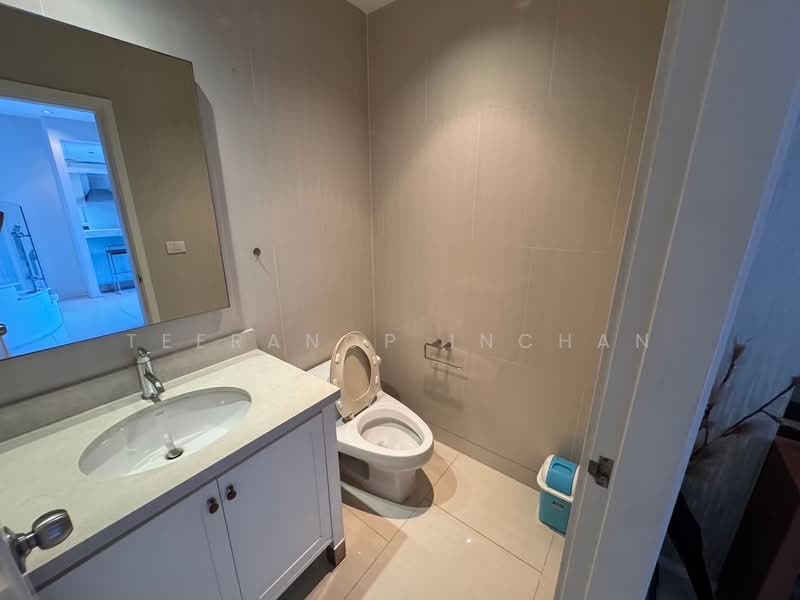 The Emporio Place, Bangkok, 93 Soi Sukhumvit 24, Sukhumvit Road, Khong Tan, Khlong Toei, Bangkok, 2 Bedrooms, 135 sqm, Condo For Sale, by Teeranop Inchan, 500207991 - DDproperty.com