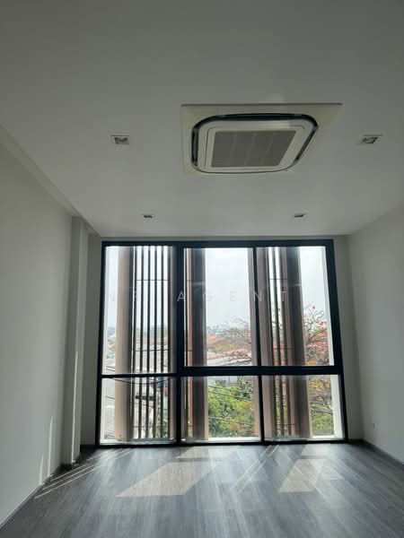 Authen Ladprao-Nakniwat, Bangkok, Soi Nak Niwat 48 Yaek 14, Pradit Manudharm Road, Lat Phrao, Lat Phrao, Bangkok, 3 Bedrooms, 375 sqm, Townhouse For Rent, by NR AGENT, 500208025 - DDproperty.com