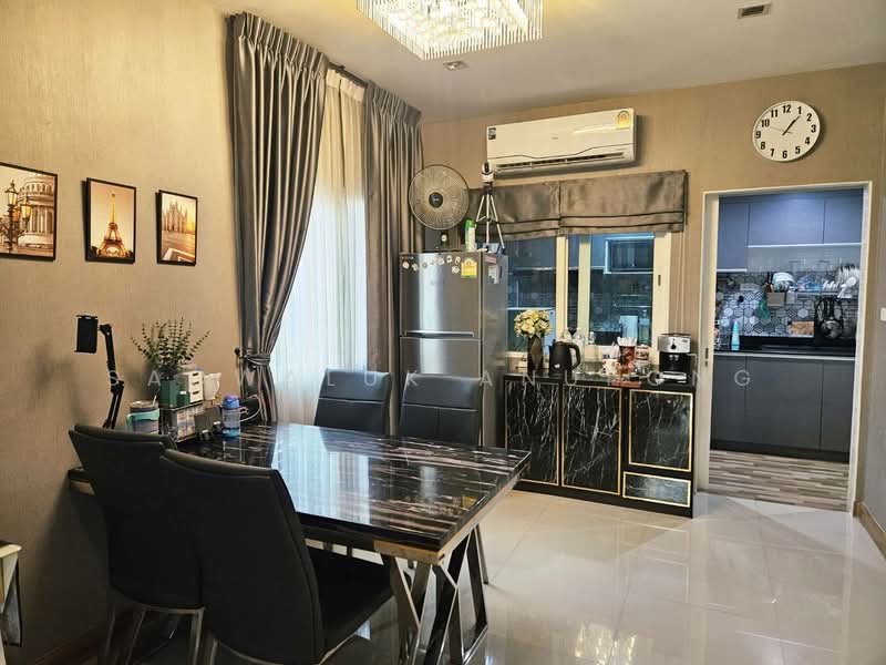 Golden Town 2 Onnut-Ladkrabang, Bangkok, Soi Prachathorn, Lat Krabang, Lat Krabang, Bangkok, 4 Bedrooms, 120 sqm, Townhouse For Sale, by Saowaluk Anupong, 500208033 - DDproperty.com