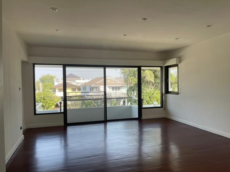 For Sale - Chuan Chuen Park Ville, Bangkok