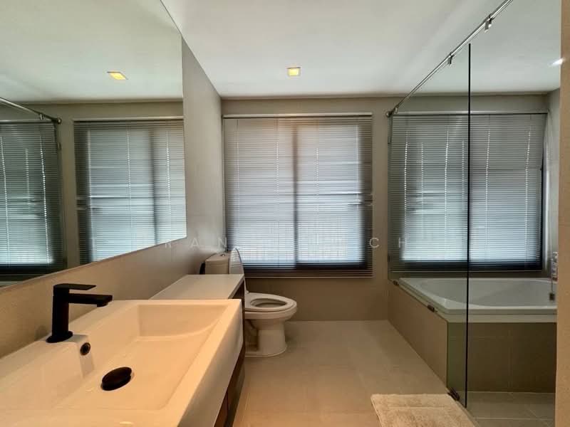 Noble Remix, Bangkok, 772 Soi Sukhumvit 36, Sukhumvit Road, Khong Tan, Khlong Toei, Bangkok, 3 Bedrooms, 274 sqm, Condo For Sale, by Teeranop Inchan, 500208102 - DDproperty.com