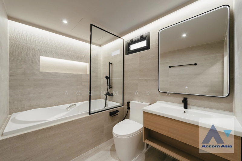 Newly renovated, Corner Unit, Pet friendly Elegant townhouse with garden corner in private Ratchadap, กรุงเทพ, คลองตันเหนือ, วัฒนา, กรุงเทพ, 350 ตร.ม., บ้านเดี่ยว ให้เช่า, โดย Accom Asia, 500208129 - DDproperty.com