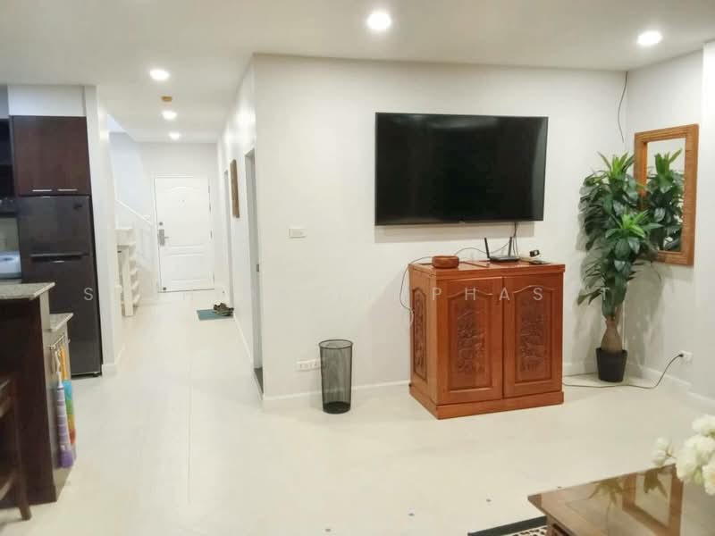 Sunrise Beach Resort & Residence, Chon Buri (Pattaya), 36 Pratumnak, Na Chom Thian, Sattahip, Chon Buri (Pattaya), 4 Bedrooms, 180 sqm, Condo For Rent, by Sathida Limphasut (App), 500208207 - DDproperty.com