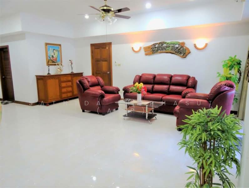 Jomtien Shining Star condominiums, Chon Buri (Pattaya), 1 จอมเทียน, Nong Pru, Bang Lamung (Pattaya), Chon Buri (Pattaya), 2 Bedrooms, 122 sqm, Condo For Sale, by Sathida Limphasut (App), 500208250 - DDproperty.com