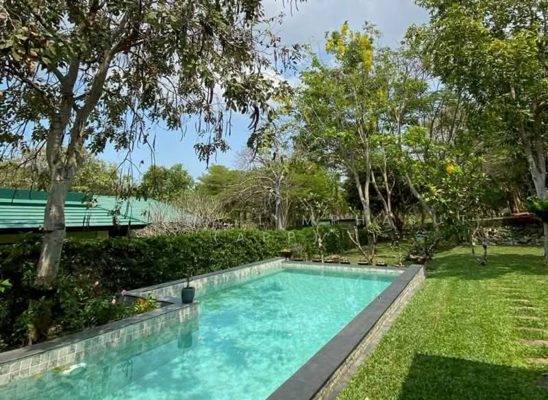 Costa Village Bangsaray : คอสตา วิลเลจ บางเสร่, ชลบุรี, 556 หมู่ที่ 2 ซอย นาจอมเทียน 56, หนองปรือ, บางละมุง, ชลบุรี, 300 ตร.ม., วิลล่า ขาย, โดย Sathida Limphasut (App), 500208273 - DDproperty.com