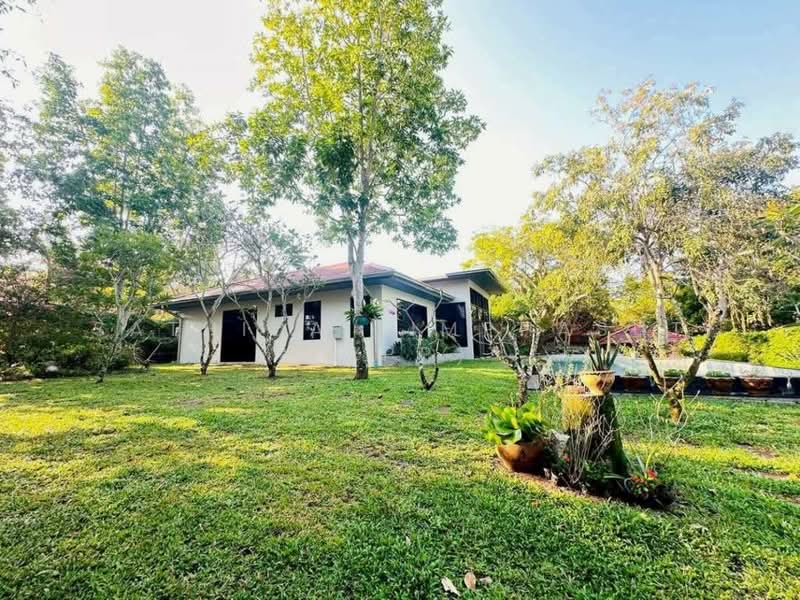 Costa Village Bangsaray : คอสตา วิลเลจ บางเสร่, ชลบุรี, 556 หมู่ที่ 2 ซอย นาจอมเทียน 56, หนองปรือ, บางละมุง, ชลบุรี, 300 ตร.ม., วิลล่า ขาย, โดย Sathida Limphasut (App), 500208273 - DDproperty.com