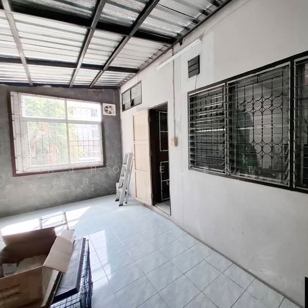 Suan Thong Villa 7 : สวนทอง วิลล่า 7, ปทุมธานี, ถนน ไสวประชาราษฎร์, ลาดสวาย, ลำลูกกา, ปทุมธานี, 144 ตร.ม., ทาวน์เฮ้าส์ ขาย, โดย AJHOMECENTER -คุณอ้อย, 500208298 - DDproperty.com