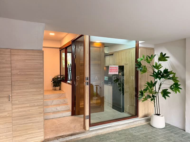 ให้เช่า - ทาวน์เฮ้าส์ให้เช่า – ใกล้เจ็ดยอดพลาซ่า เพียง 5 นาที ค่าเช่า 40,000 บาท / เดือน รหัสทรัพย์ : No.2H128, เชียงใหม่