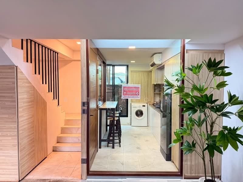 ให้เช่า - ทาวน์เฮ้าส์ให้เช่า – ใกล้เจ็ดยอดพลาซ่า เพียง 5 นาที ค่าเช่า 40,000 บาท / เดือน รหัสทรัพย์ : No.2H128, เชียงใหม่