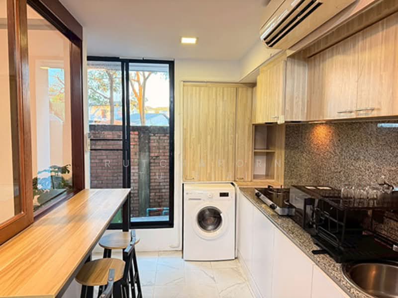 ทาวน์เฮ้าส์ให้เช่า – ใกล้เจ็ดยอดพลาซ่า เพียง 5 นาที ค่าเช่า 40,000 บาท / เดือน รหัสทรัพย์ : No.2H128, Chiang Mai, Chang Phuak, Muang Chiang Mai, Chiang Mai, 3 Bedrooms, 120 sqm, Townhouse For Rent, by Rutchaporn Tunsiri, 500208349 - DDproperty.com