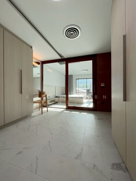 ทาวน์เฮ้าส์ให้เช่า – ใกล้เจ็ดยอดพลาซ่า เพียง 5 นาที ค่าเช่า 40,000 บาท / เดือน รหัสทรัพย์ : No.2H128, Chiang Mai, Chang Phuak, Muang Chiang Mai, Chiang Mai, 3 Bedrooms, 120 sqm, Townhouse For Rent, by Rutchaporn Tunsiri, 500208349 - DDproperty.com