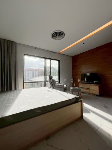 ทาวน์เฮ้าส์ให้เช่า – ใกล้เจ็ดยอดพลาซ่า เพียง 5 นาที ค่าเช่า 40,000 บาท / เดือน รหัสทรัพย์ : No.2H128, Chiang Mai, Chang Phuak, Muang Chiang Mai, Chiang Mai, 3 Bedrooms, 120 sqm, Townhouse For Rent, by Rutchaporn Tunsiri, 500208349 - DDproperty.com