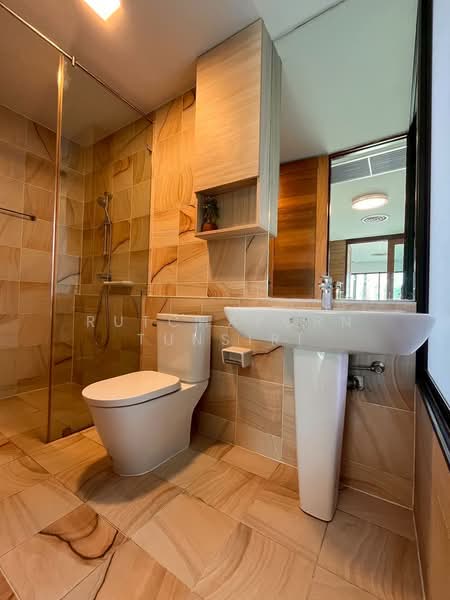 ทาวน์เฮ้าส์ให้เช่า – ใกล้เจ็ดยอดพลาซ่า เพียง 5 นาที ค่าเช่า 40,000 บาท / เดือน รหัสทรัพย์ : No.2H128, Chiang Mai, Chang Phuak, Muang Chiang Mai, Chiang Mai, 3 Bedrooms, 120 sqm, Townhouse For Rent, by Rutchaporn Tunsiri, 500208349 - DDproperty.com