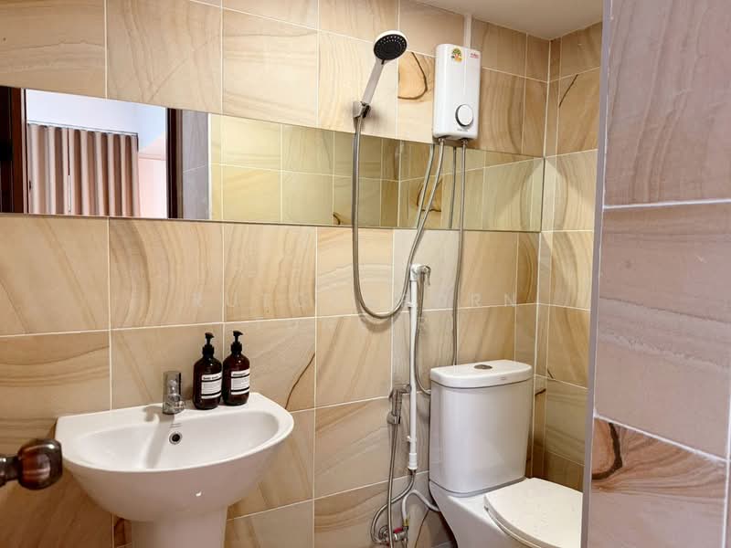 ทาวน์เฮ้าส์ให้เช่า – ใกล้เจ็ดยอดพลาซ่า เพียง 5 นาที ค่าเช่า 40,000 บาท / เดือน รหัสทรัพย์ : No.2H128, Chiang Mai, Chang Phuak, Muang Chiang Mai, Chiang Mai, 3 Bedrooms, 120 sqm, Townhouse For Rent, by Rutchaporn Tunsiri, 500208349 - DDproperty.com