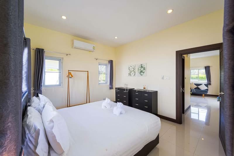 Emerald Scenery, Prachuap Khiri Khan, 300 Moo 9 Soi Hua Na 21, Thap Tai, Hua Hin, Prachuap Khiri Khan, 5 Bedrooms, 236 sqm, Villa For Rent, by Saifon Phuphanna, 500208373 - DDproperty.com