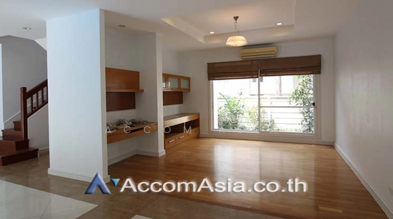 Pet friendly 4 Bedrooms House for Rent in Sukhumvit, Bangkok near BTS Thong Lo at Privacy and Peacef, Bangkok, Khlong Tan Nua, Watthana, Bangkok, 4 Bedrooms, 400 sqm, Single Detached House For Rent, by Accom Asia, 500208433 - DDproperty.com