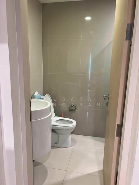 Rhythm Asoke 2, Bangkok, Soi Lertkaew 1 Asoke-Din Daeng Road, Bang Kapi, Huai Khwang, Bangkok, 1 Bedroom, 30 sqm, Condo For Rent, by Nusara Rongtran, 500208467 - DDproperty.com