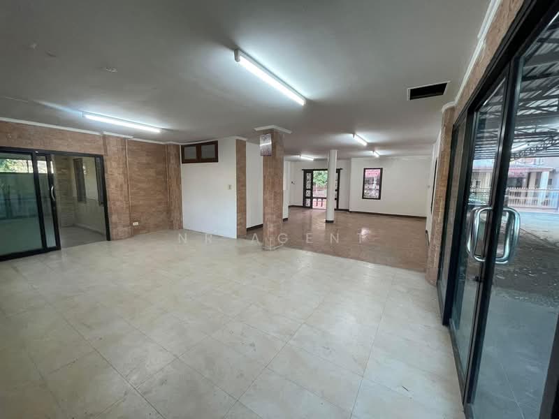 Baan Bua Thong Keha, Nonthaburi, Bang Kruai - Bangkok Road, Bang Bua Thong, Bang Bua Thong, Nonthaburi, 5 Bedrooms, 300 sqm, Single Detached House For Sale, by NR AGENT, 500208485 - DDproperty.com