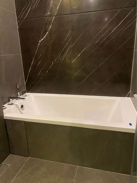 The Esse at Singha Complex, Bangkok, 1788 New Petchaburi Rd, Khlongtoei Nua, Watthana, Bangkok, 1 Bedroom, 48 sqm, Condo For Sale, by Ratchanon Songthammakul, 500208537 - DDproperty.com