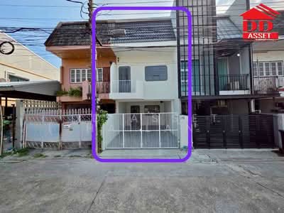 ขาย - ขาย / ให้เช่า ทาวน์เฮาส์ 2 ชั้น โชคชัย 4 ซอย 55 รีโนเวทใหม่ เฟอร์นิเจอร์ครบ พร้อมอยู่, กรุงเทพ