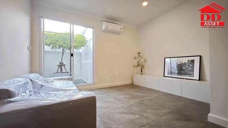 ให้เช่า ทาวน์เฮาส์ 2 ชั้น โชคชัย 4 ซอย 55 รีโนเวทใหม่ เฟอร์นิเจอร์ครบ พร้อมอยู่, Bangkok, Lat Phrao, Lat Phrao, Bangkok, 3 Bedrooms, 120 sqm, Townhouse For Rent, by DD Asset (Thailand) Co.,Ltd, 500208622 - DDproperty.com