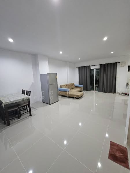 ให้เช่า - Nirvana Park Sukhumvit 77 : เนอวานา พาร์ค สุขุมวิท 77, กรุงเทพ