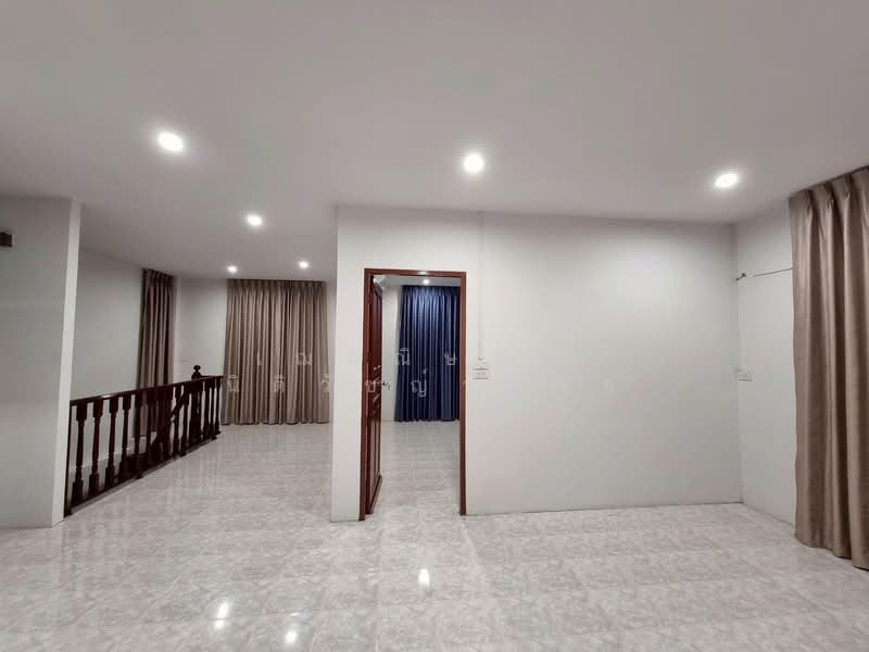 ให้เช่า - บ้านเช่าใกล้รถไฟฟ้า ให้เช่าบ้านหทัยราษฎร์ ซอย4 บ้านเดี่ยว 51ตรว. 5นอน 3น้ำ รับจดทะเบียนบริษัทได้, กรุงเทพ