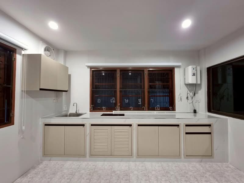 ให้เช่า - บ้านเช่าใกล้รถไฟฟ้า ให้เช่าบ้านหทัยราษฎร์ ซอย4 บ้านเดี่ยว 51ตรว. 5นอน 3น้ำ รับจดทะเบียนบริษัทได้, กรุงเทพ