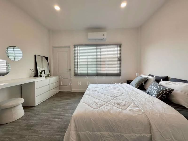 ขาย / ให้เช่า ทาวน์เฮ้าส์ 2 ชั้น โชคชัย 4 ซอย 38, Bangkok, Lat Phrao, Lat Phrao, Bangkok, 2 Bedrooms, 95 sqm, Townhouse For Sale, by DD Asset (Thailand) Co.,Ltd, 500208683 - DDproperty.com