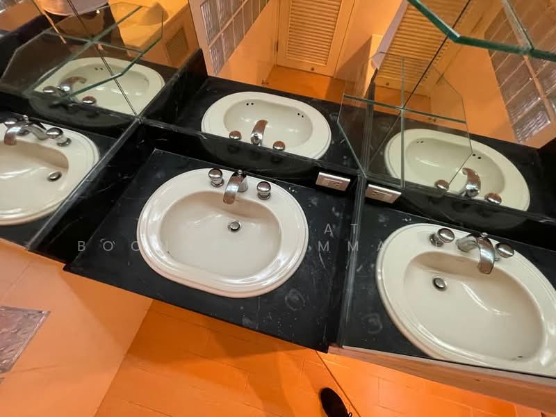 Supalai Place Sukhumvit 39, Bangkok, 175-179 Soi Sukhumvit 39 Sukhumvit Road, Khlong Tan Nua, Watthana, Bangkok, 2 Bedrooms, 142 sqm, Condo For Sale, by Kitnipat Boonyadhammakul, 500208698 - DDproperty.com