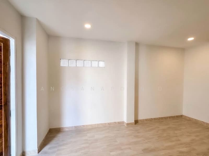 Baan Klang Muang Rama 9 - Ladprao, Bangkok, Soi Ladprao 88, Wang Thonglang, Wang Thonglang, Bangkok, 4 Bedrooms, 260 sqm, Townhouse For Sale, by Angsanaporn D, 500208704 - DDproperty.com