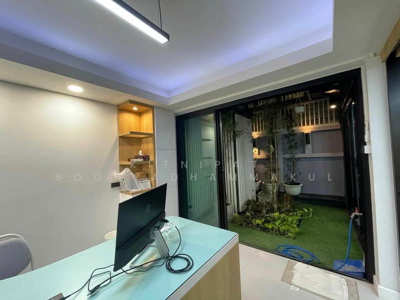3-BR Townhouse, Bangkok, Hua Mak, Bang Kapi, Bangkok, 3 Bedrooms, 220 sqm, Townhouse For Sale, by Kitnipat Boonyadhammakul, 500208705 - DDproperty.com