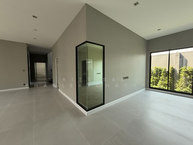 Grand Bangkok Boulevard Krungthepkritha, Bangkok, Srinakarin-Romklao Road, Khlong Sam Prawet, Lat Krabang, Bangkok, 4 Bedrooms, 447 sqm, Single Detached House For Sale, by Kittisak Phanlertchavarit, 500208856 - DDproperty.com