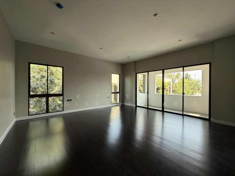 Grand Bangkok Boulevard Krungthepkritha, Bangkok, Srinakarin-Romklao Road, Khlong Sam Prawet, Lat Krabang, Bangkok, 4 Bedrooms, 447 sqm, Single Detached House For Sale, by Kittisak Phanlertchavarit, 500208856 - DDproperty.com