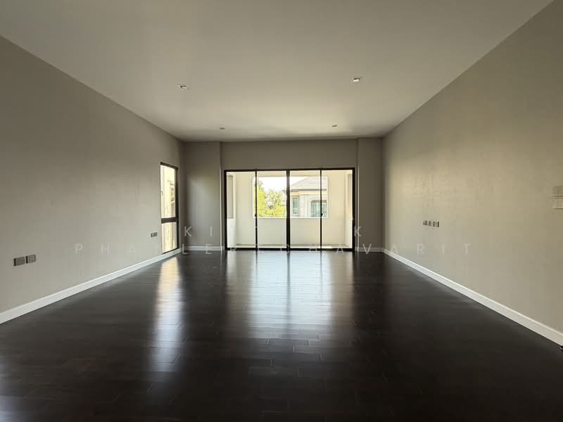 Grand Bangkok Boulevard Krungthepkritha, Bangkok, Srinakarin-Romklao Road, Khlong Sam Prawet, Lat Krabang, Bangkok, 4 Bedrooms, 447 sqm, Single Detached House For Sale, by Kittisak Phanlertchavarit, 500208856 - DDproperty.com