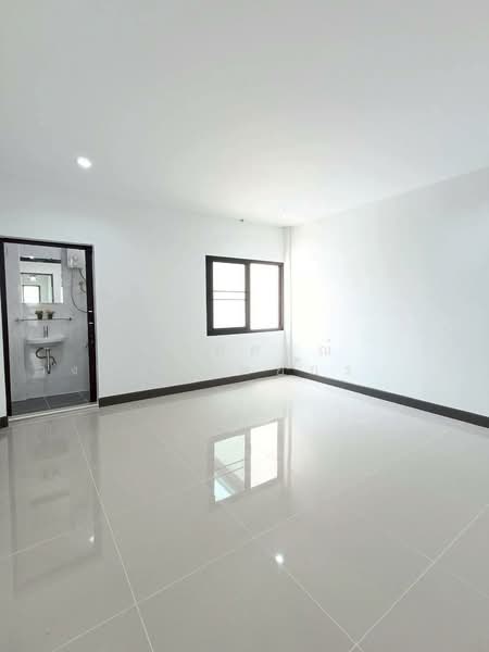 Baan Manorom 4 Leab Klong 2 : บ้านมโนรมย์ 4 เลียบคลองสอง, กรุงเทพ, ซอย เลียบคลองสอง 19, สามวาตะวันตก, คลองสามวา, กรุงเทพ, 80 ตร.ม., ทาวน์เฮ้าส์ ขาย, โดย นภัสศรณ์ วงศ์สินไทยกร (นันท์), 500208858 - DDproperty.com