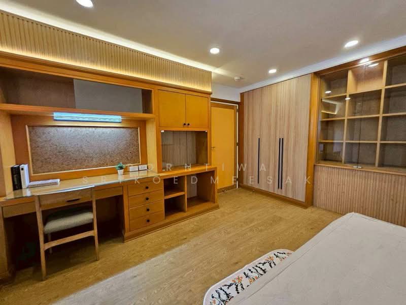 President Park Sukhumvit 24, Bangkok, 99 Sukhumvit 24 Alley, Khlongtoei Nua, Watthana, Bangkok, 3 Bedrooms, 223 sqm, Condo For Rent, by Porntiwa Srikoedmeesak, 500208881 - DDproperty.com