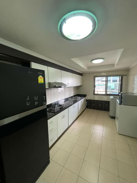 D.H.Grand Tower, Bangkok, Soi Prommit, Khlong Tan Nua, Watthana, Bangkok, 3 Bedrooms, 280 sqm, Condo For Rent, by Juthabhorn Uppachit (Amy), 500208918 - DDproperty.com