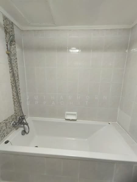 D.H.Grand Tower, Bangkok, Soi Prommit, Khlong Tan Nua, Watthana, Bangkok, 3 Bedrooms, 280 sqm, Condo For Rent, by Juthabhorn Uppachit (Amy), 500208918 - DDproperty.com