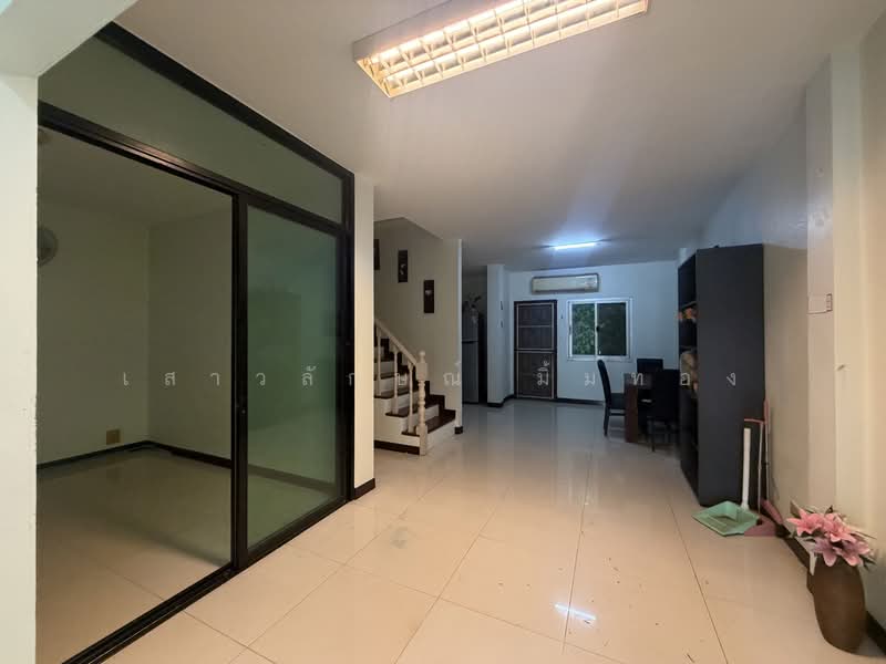 หมู่บ้านสวนราชา, กรุงเทพ, หัวหมาก, บางกะปิ, กรุงเทพ, 300 ตร.ม., ทาวน์เฮ้าส์ ให้เช่า, โดย เสาวลักษณ์ มิ้มทอง, 500209059 - DDproperty.com