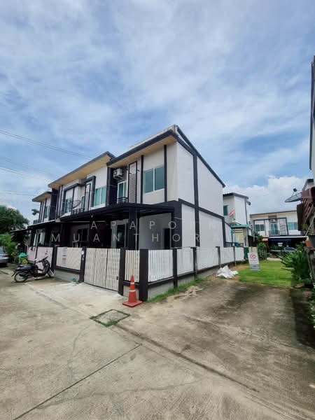 ขายบ้านทาวน์โฮม หมู่บ้านกัสโต้ พระราม 2 บรรยากาศเงียบสงบ เพื่อนบ้านน่ารักและปลอดภัยสูง 24 ชม., กรุงเทพ, ท่าข้าม, บางขุนเทียน, กรุงเทพ, 120 ตร.ม., ทาวน์เฮ้าส์ ขาย, โดย Apaporn Muanthorani, 500209079 - DDproperty.com