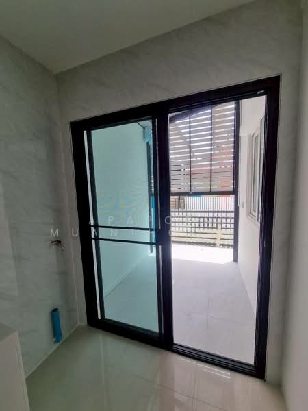 ขายบ้านทาวน์โฮม หมู่บ้านกัสโต้ พระราม 2 บรรยากาศเงียบสงบ เพื่อนบ้านน่ารักและปลอดภัยสูง 24 ชม., Bangkok, Tha Kham, Bang Khun Thian, Bangkok, 3 Bedrooms, 120 sqm, Townhouse For Sale, by Apaporn Muanthorani, 500209079 - DDproperty.com