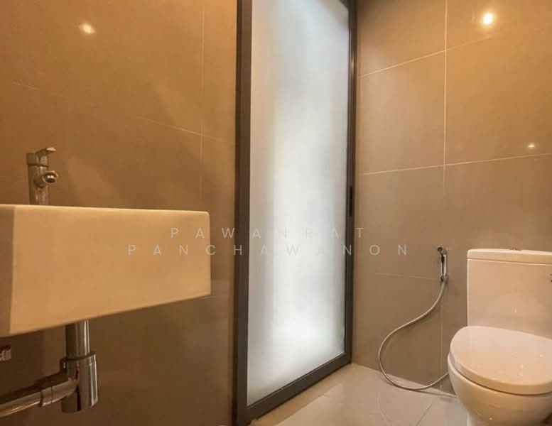 Rhythm Sukhumvit 42, Bangkok, Soi Sukhumvit 42, Sukhumvit Road, Phra Kanong, Khlong Toei, Bangkok, 1 Bedroom, 45 sqm, Condo For Rent, by Pawanrat Panchawanon, 500209182 - DDproperty.com