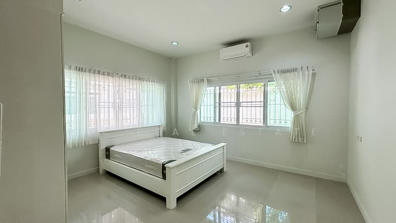 For Sale 3 Bedroom House in Siam Country Club East Pattaya, Chon Buri (Pattaya), Bang Lamung, Bang Lamung (Pattaya), Chon Buri (Pattaya), 3 Bedrooms, 320 sqm, Single Detached House For Sale, by PLC real estate, 500209252 - DDproperty.com