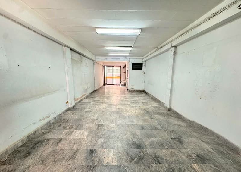 ตึกแถว 3 ชั้น มีชั้นลอย ซอยสุขุมวิท 93, Bangkok, สุขุมวิท 93, Bang Chak, Phra Khanong, Bangkok, 4 Bedrooms, 180 sqm, Townhouse For Sale, by กรกฤตย์ บุญสระ, 500209263 - DDproperty.com