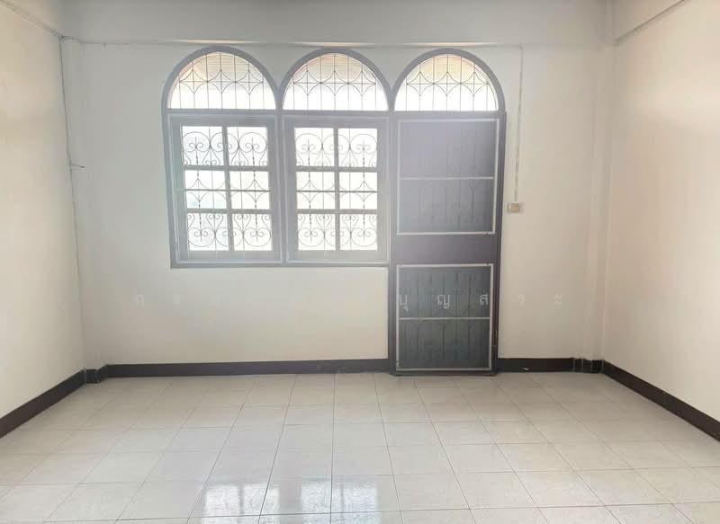 ตึกแถว 3 ชั้น มีชั้นลอย ซอยสุขุมวิท 93, Bangkok, สุขุมวิท 93, Bang Chak, Phra Khanong, Bangkok, 4 Bedrooms, 180 sqm, Townhouse For Sale, by กรกฤตย์ บุญสระ, 500209263 - DDproperty.com