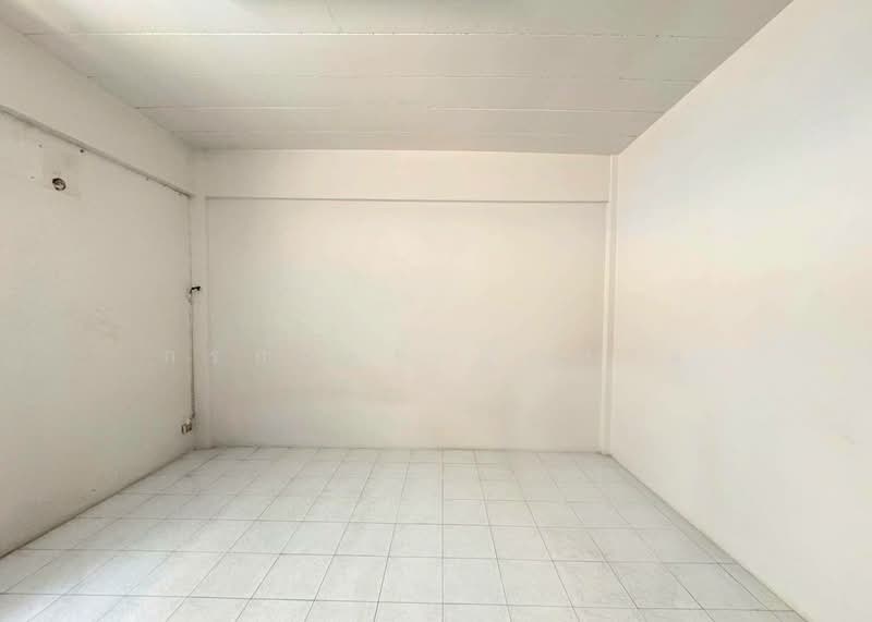 ตึกแถว 3 ชั้น มีชั้นลอย ซอยสุขุมวิท 93, Bangkok, สุขุมวิท 93, Bang Chak, Phra Khanong, Bangkok, 4 Bedrooms, 180 sqm, Townhouse For Sale, by กรกฤตย์ บุญสระ, 500209263 - DDproperty.com